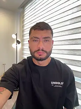 Snapshot of FrancoRossi_ chatting on April 7, 12:38 pm FrancoRossi online show from April 7, 12:38 pm