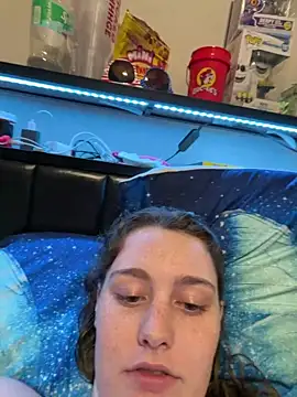 julia4thewin online show from May 9, 1:11 am
