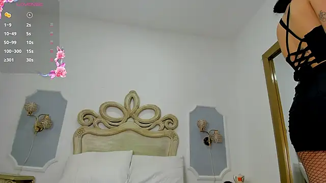 paulina lux online show from May 10, 8:47 pm