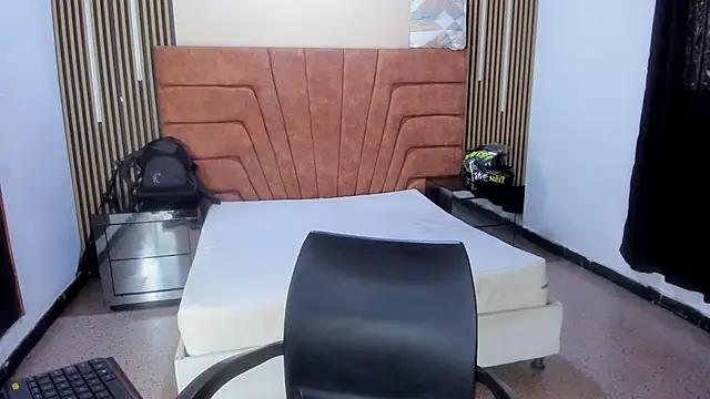 MATHY ROBERT online show from February 6, 8:34 pm