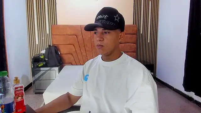 MATHY ROBERT online show from February 9, 7:40 pm