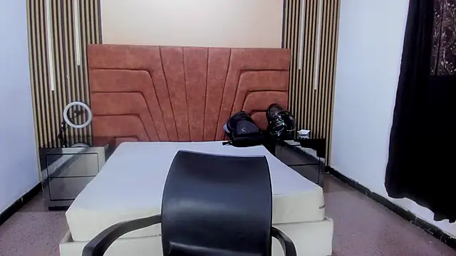 MATHY ROBERT online show from February 11, 7:52 pm