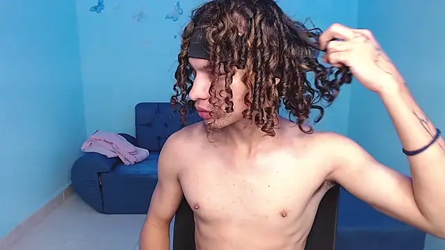 Axel fox77 online show from August 3, 11:41 pm