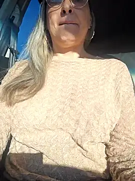 bellafortune69 online show from April 19, 11:42 am