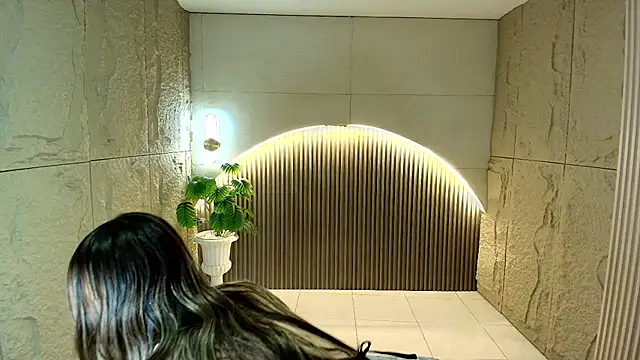 katalina r  online show from May 7, 8:09 am