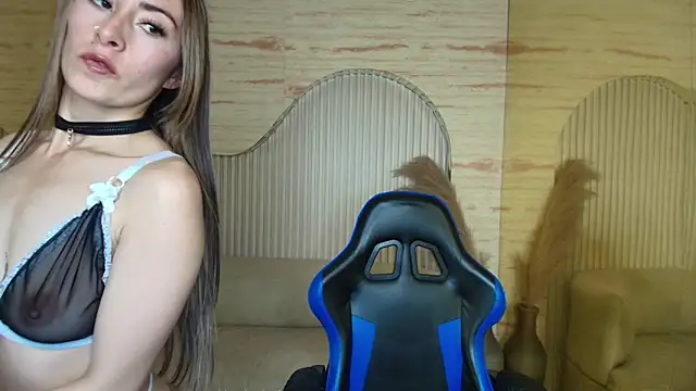 katalina r  online show from May 21, 8:05 pm