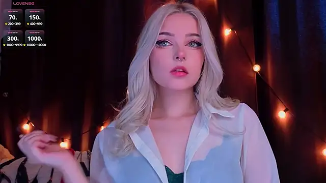 ShyniAlice online show from March 2, 4:25 am