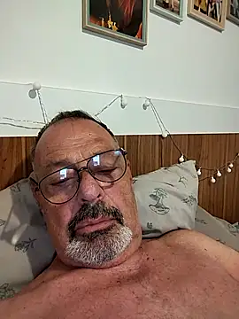 Snapshot of Dadotado70 chatting on January 13, 8:47 pm Dadotado70 online show from January 13, 8:47 pm