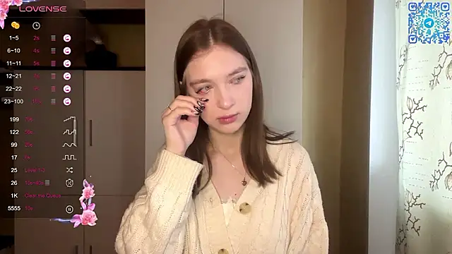 Snapshot of MarlanaEndler chatting on February 13, 11:17 am MarlanaEndler online show from February 13, 11:17 am