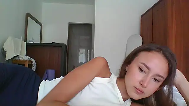 Nyvoria online show from March 27, 2:06 am