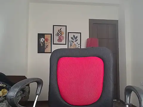 Snapshot of Devil_lily7 chatting on February 28, 7:09 am Devil lily7 online show from February 28, 7:09 am