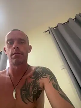 Snapshot of sexytony82 chatting on January 18, 8:51 am sexytony82 online show from January 18, 8:51 am