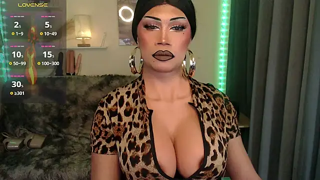 Snapshot of deliciousClaire chatting on March 25, 1:33 am deliciousClaire online show from March 25, 1:33 am