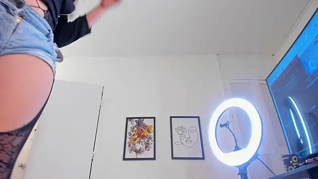 emily nova  online show from March 22, 11:35 am