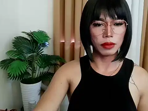 Snapshot of AmandaSmithTs chatting on February 25, 2:43 am AmandaSmithTs online show from February 25, 2:43 am