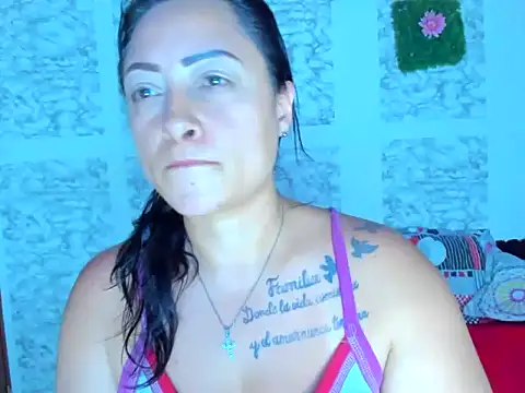 Snapshot of XXXStephanie_XXX chatting on April 7, 2:23 am XXXStephanie XXX online show from April 7, 2:23 am