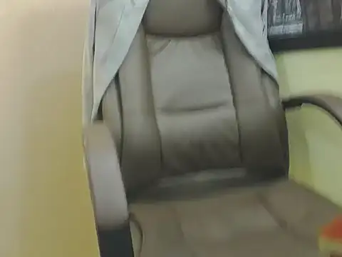 Oswalldo   online show from February 21, 11:11 am