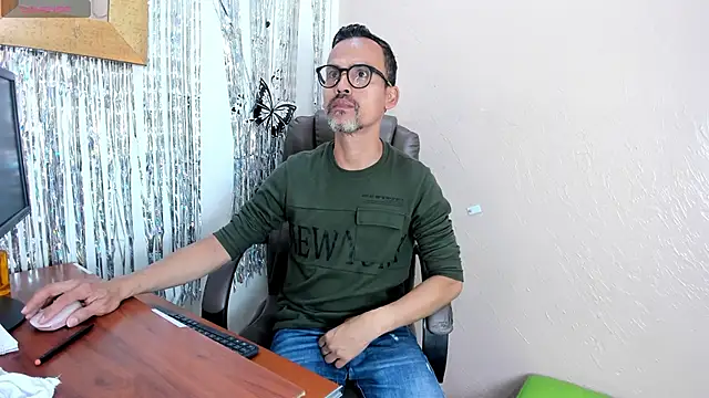 Oswalldo   online show from March 20, 11:26 am