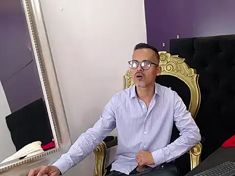 Oswalldo   online show from March 27, 11:21 am