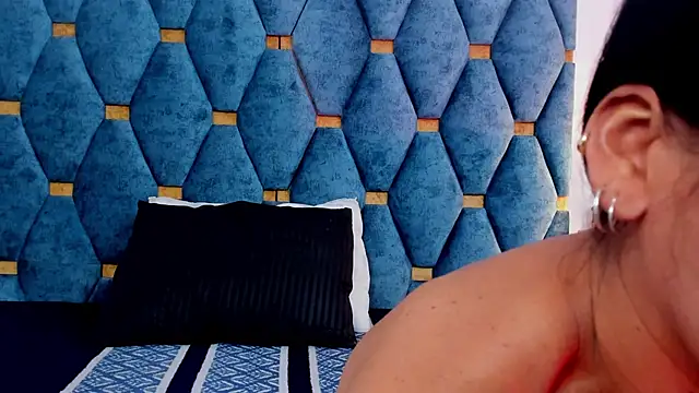 Snapshot of Michel_fitnes chatting on February 16, 11:17 am Michel fitnes online show from February 16, 11:17 am