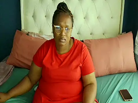 Snapshot of Ze-Zee99 chatting on February 7, 2:10 pm Ze-Zee99 online show from February 7, 2:10 pm