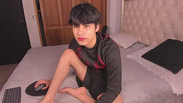 IamJuanJoc online show from May 4, 3:13 am