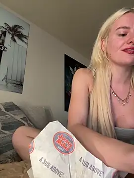 blondebunny999 999 online show from May 8, 10:04 pm