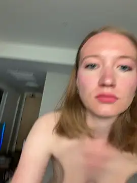 juliasweettits online show from March 17, 10:46 pm