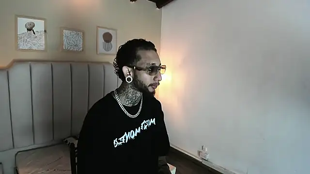 axel valtier online show from February 6, 7:39 pm