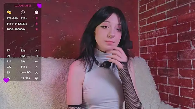 LisaBunnyy online show from May 2, 10:37 pm