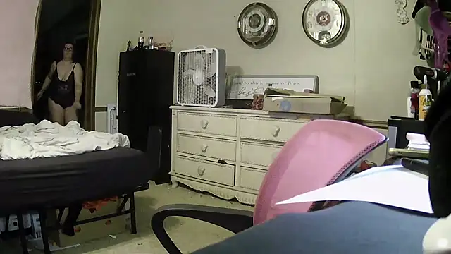 juicybottom online show from February 18, 2:18 am