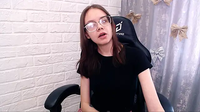 LolliStrawberry online show from March 29, 1:38 am