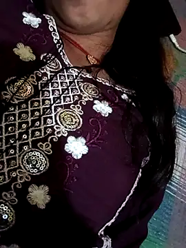 Snapshot of Surbhi_rathore chatting on January 13, 9:25 am Surbhi rathore online show from January 13, 9:25 am