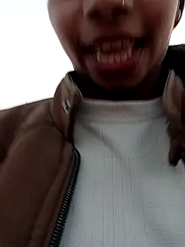 Snapshot of Surbhi_rathore chatting on February 4, 12:22 pm Surbhi rathore online show from February 4, 12:22 pm