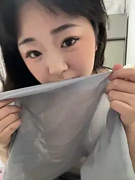 Snapshot of Mloy-01 chatting on February 1, 1:09 pm Mloy-01 online show from February 1, 1:09 pm