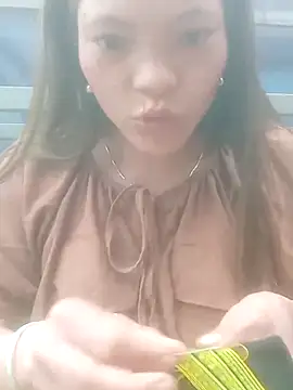 Snapshot of jjennyyy chatting on February 14, 8:22 am jjennyyy online show from February 14, 8:22 am