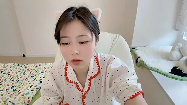 Onefiona online show from March 31, 6:14 am