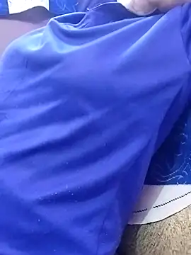 Snapshot of Zaara101 chatting on February 25, 2:05 pm Zaara101 online show from February 25, 2:05 pm