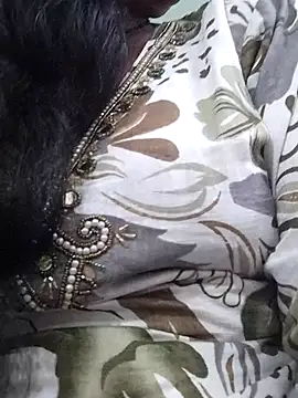 Snapshot of Zaara101 chatting on March 21, 7:17 pm Zaara101 online show from March 21, 7:17 pm