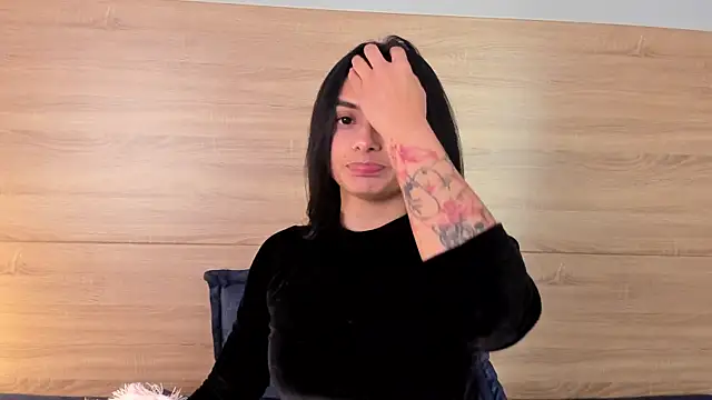 Snapshot of lilith_petit_ chatting on January 15, 1:05 pm lilith petit online show from January 15, 1:05 pm