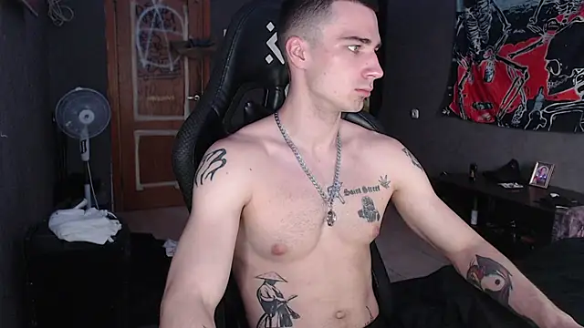 Snapshot of Jack_loveeee chatting on June 12, 8:24 am Jack loveeee online show from June 12, 8:24 am