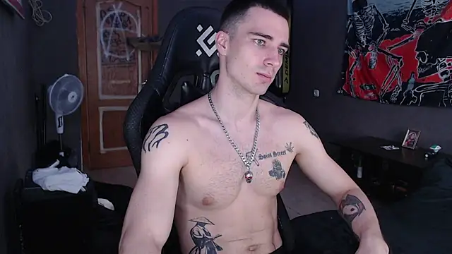 Snapshot of Jack_loveeee chatting on June 15, 8:05 am Jack loveeee online show from June 15, 8:05 am