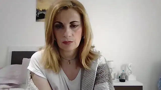 Clara1986 online show from May 9, 1:16 pm