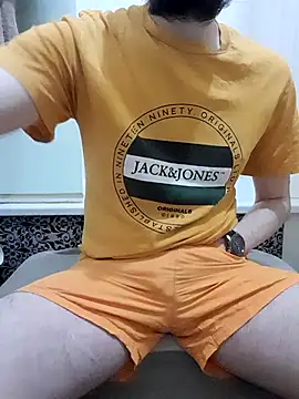 80julien online show from February 10, 11:25 am