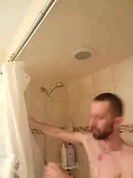 Snapshot of XL-Richard chatting on January 18, 8:01 pm XL-Richard online show from January 18, 8:01 pm