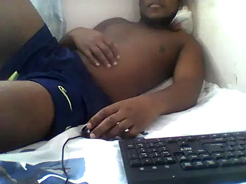 handsomeguy02 online show from May 22, 12:44 pm
