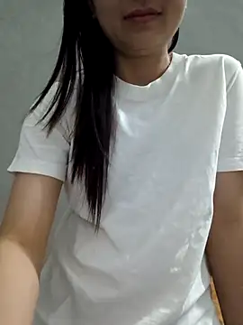 Snapshot of Vanvan68xx chatting on April 13, 9:53 pm Vanvan68xx online show from April 13, 9:53 pm