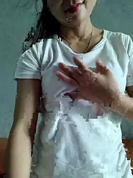 Snapshot of Vanvan68xx chatting on April 15, 2:40 am Vanvan68xx online show from April 15, 2:40 am