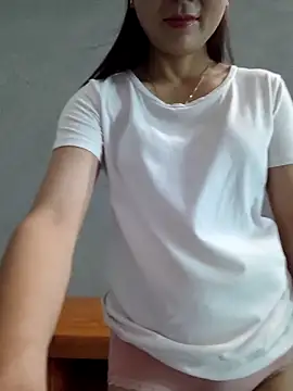 Snapshot of Vanvan68xx chatting on April 19, 8:46 am Vanvan68xx online show from April 19, 8:46 am