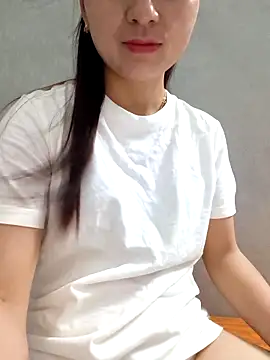 Snapshot of Vanvan68xx chatting on April 21, 10:23 pm Vanvan68xx online show from April 21, 10:23 pm